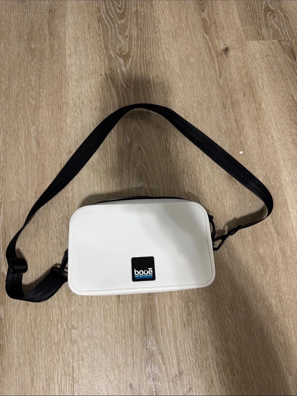 booē White Waterproof Belt Bag with Black Strap